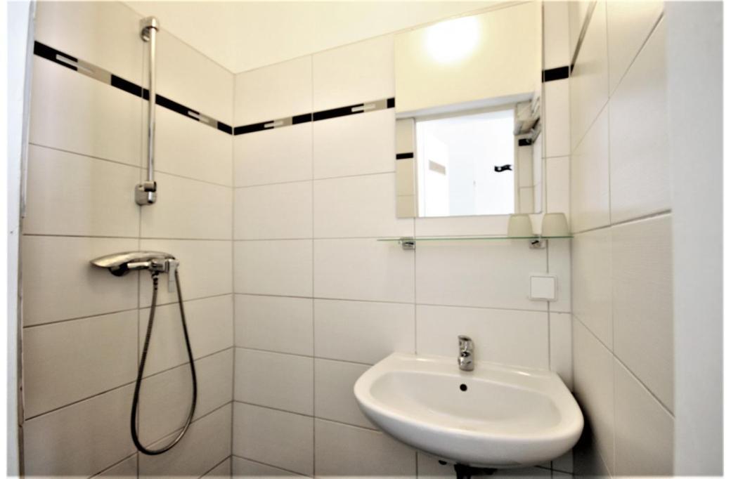 Apartamento Modern Flat With 2 Rooms, Close To Schoenbrunn *